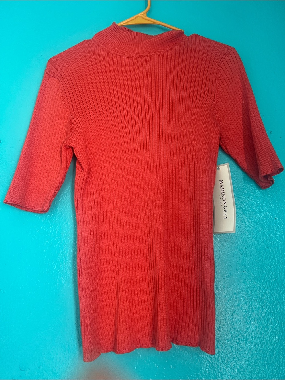 Madison Red Ribbed Mock Neck Short Sleeve Top Large